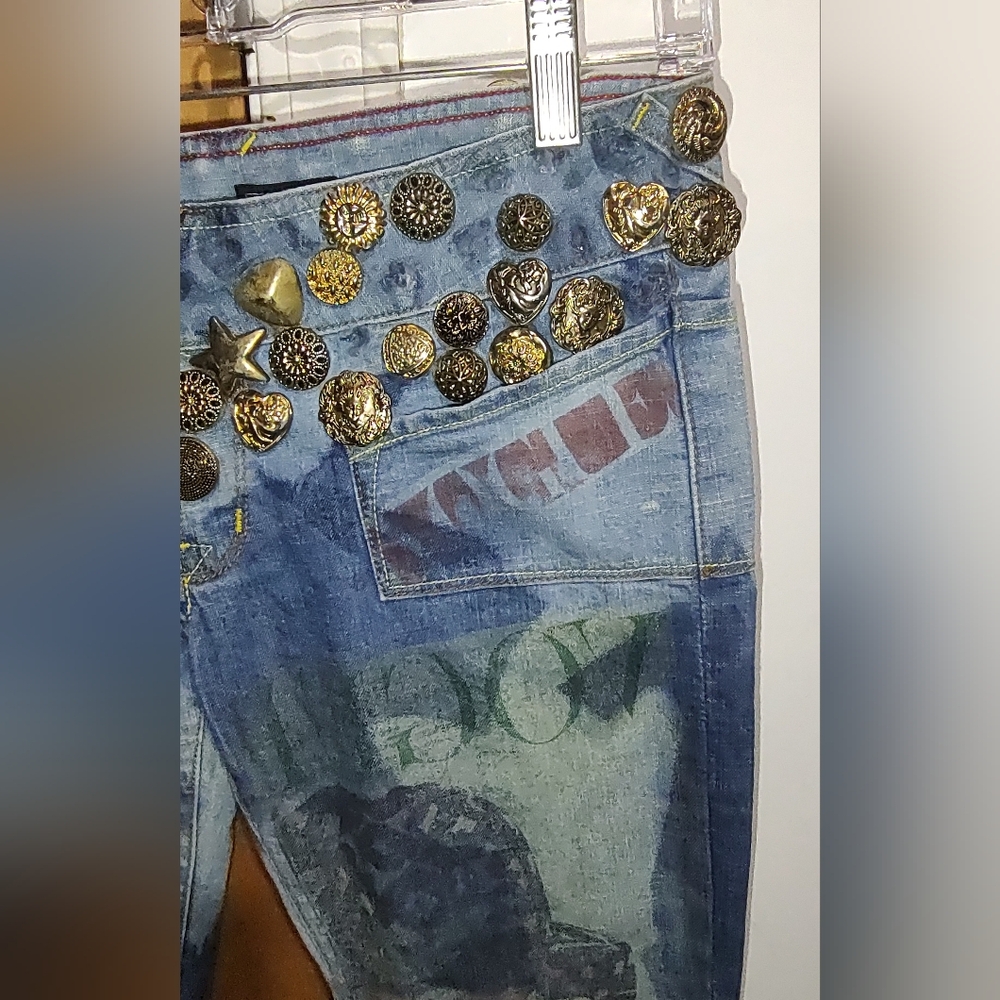 Von Dutch Originals Kustommade Jeans Womens w/Metal Accents Vogue Graffiti Sz 27 - Picture 3 of 16